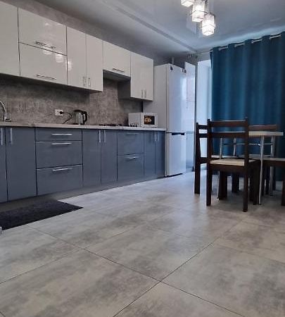Затишна Двокімнатна Квартира Ternopil Buitenkant foto
